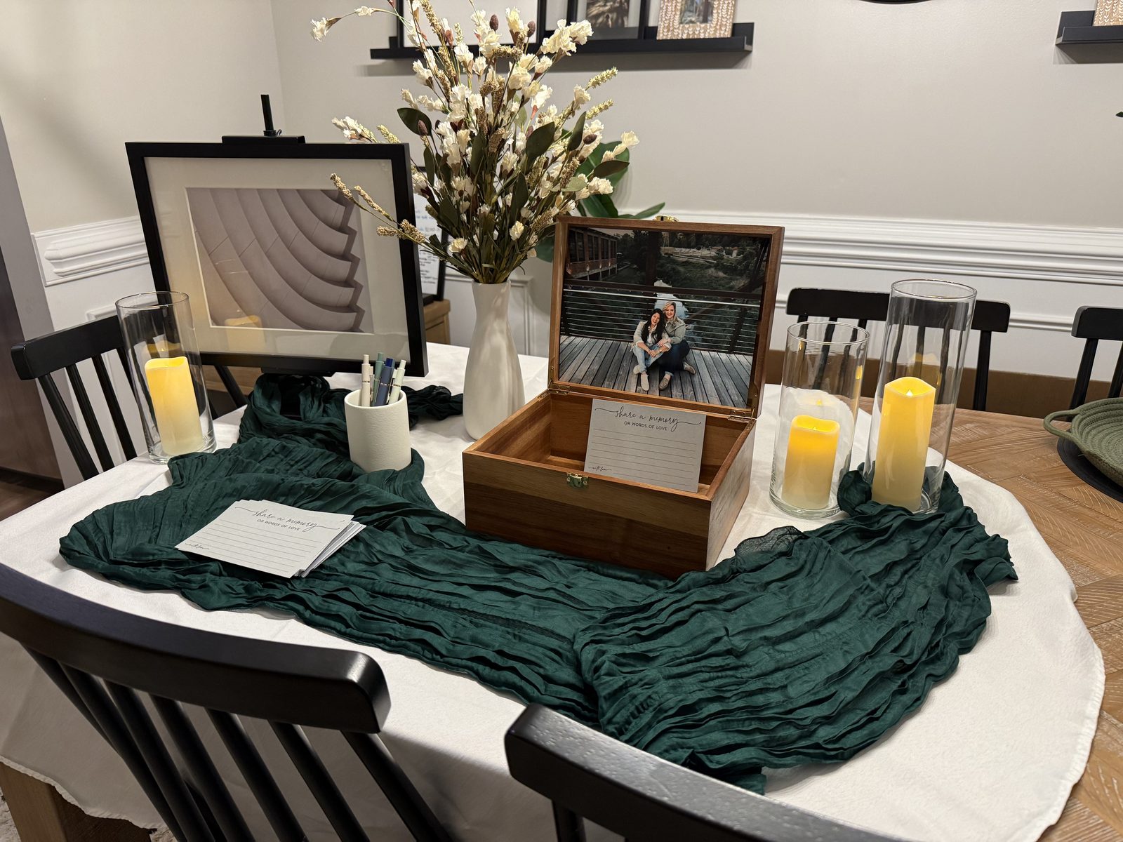 Tote table with love note box and candles